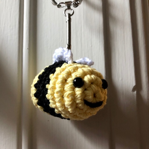 Crochet Bee Amigurumi-with/without keychain - Picture 9 of 10